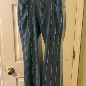 Distressed Blue Women's Jeans 2X. NEVER WORN!